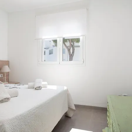 Assimetric, A Solo 50 Metros De La Playa