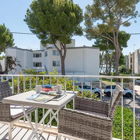 Assimetric, A Solo 50 Metros De La Playa